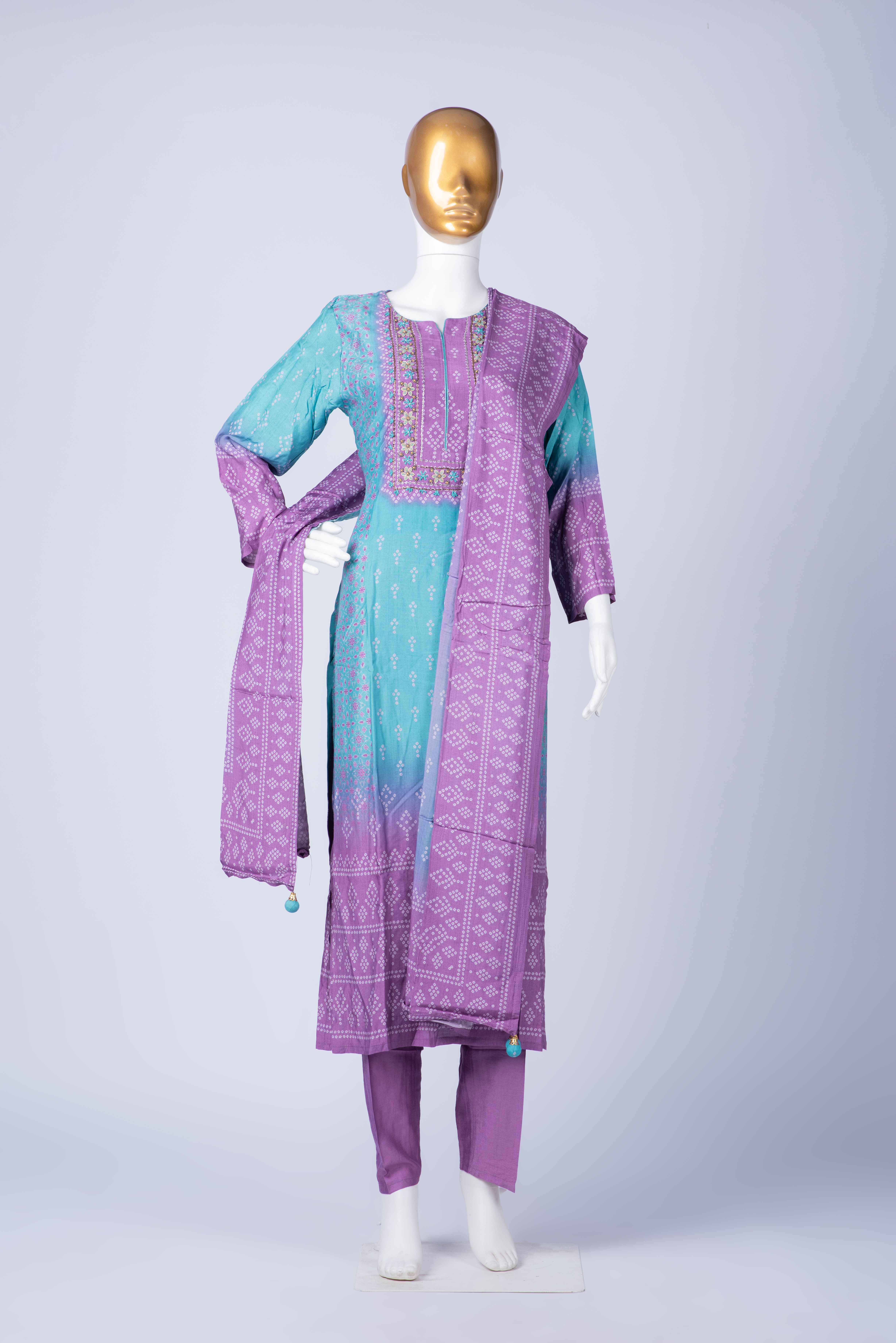 Elegant Designer Suit - Image 4